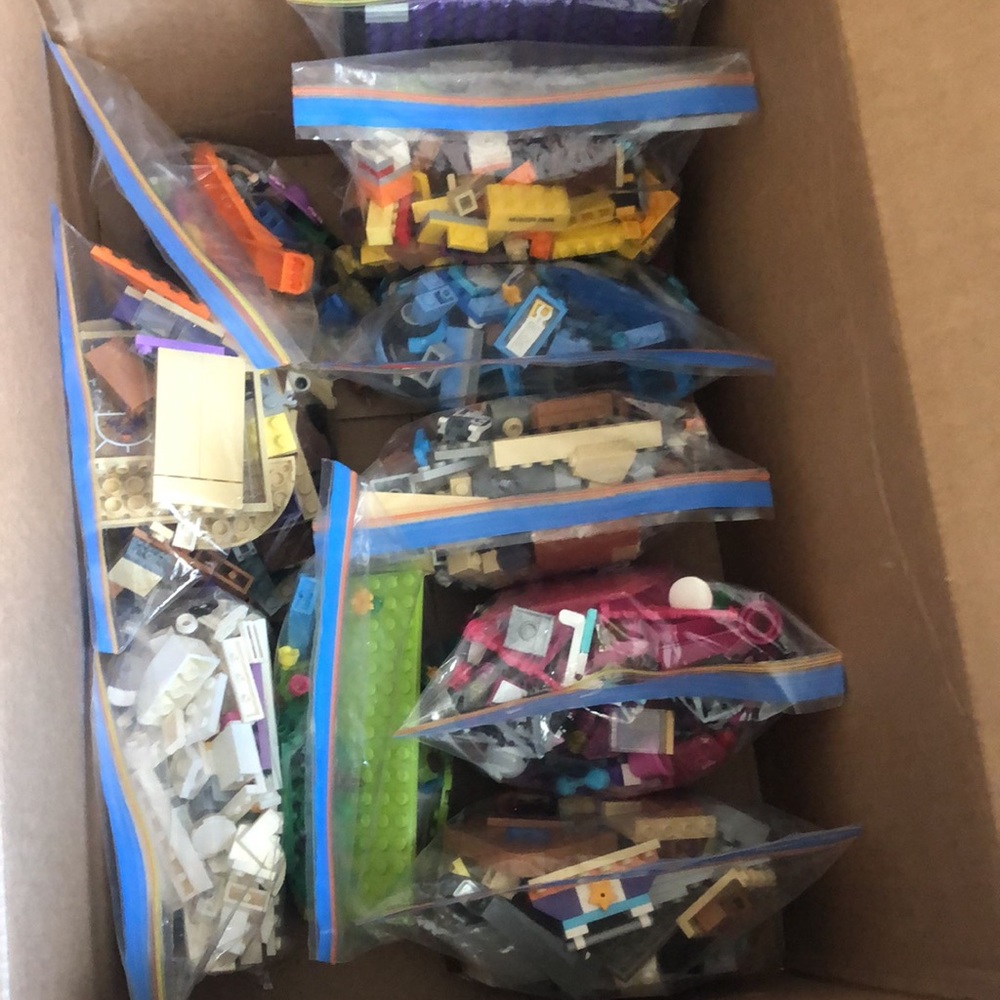 LEGO - Picture 2 of 14